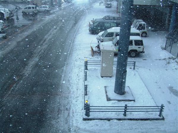 北海道第一天～飄雪的夜裡吃帝王蟹((文章補好囉))