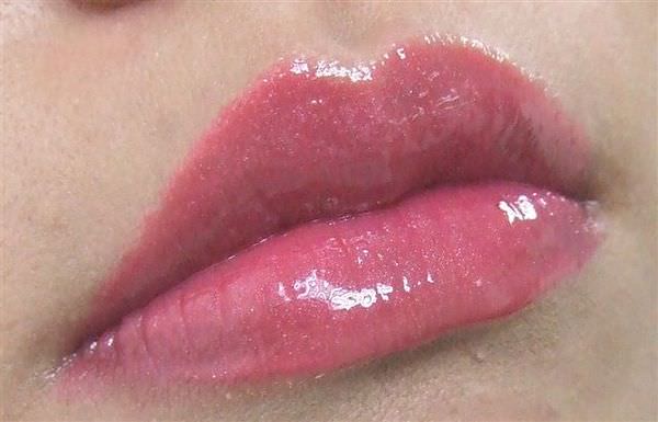 彩妝日記~有MAC粉紅芭比精神的綠眼影春妝~