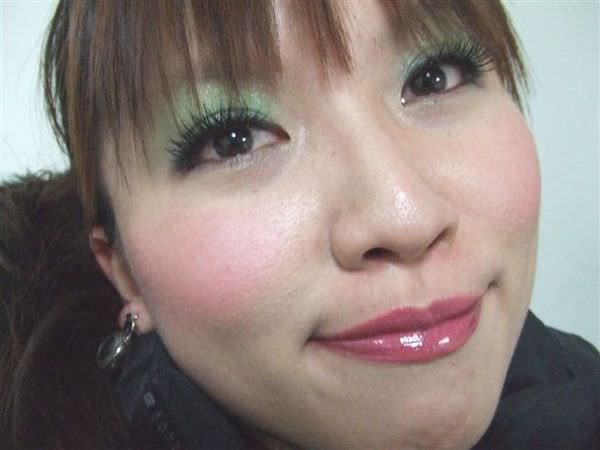 彩妝日記~有MAC粉紅芭比精神的綠眼影春妝~