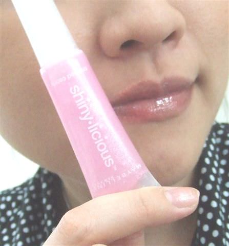 二姐賣場的媚比琳唇蜜試妝照~~