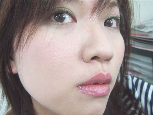 週年慶戰利品~紀梵希GIVENCHY禁忌之吻膏#02試色囉~