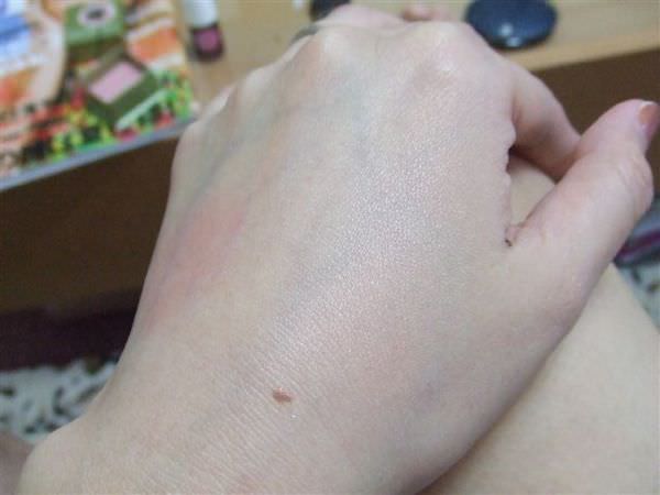 Benefit~紅粉菲菲唇頰露\蒲公英蜜粉盒~二個可愛的玩具試玩中