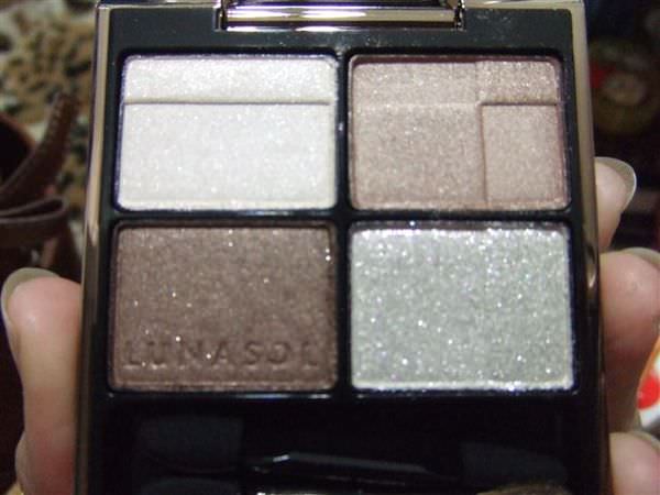 LUNASOL2007聖誕彩妝~努力想拍出光澤感的影音