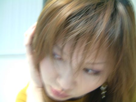 這，先聊聊人家的新髮型啦