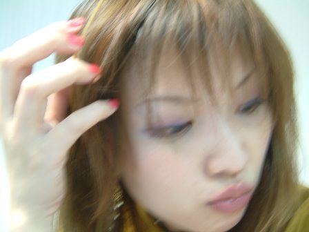 這，先聊聊人家的新髮型啦