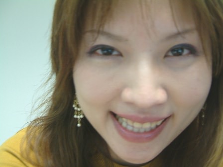 這，先聊聊人家的新髮型啦